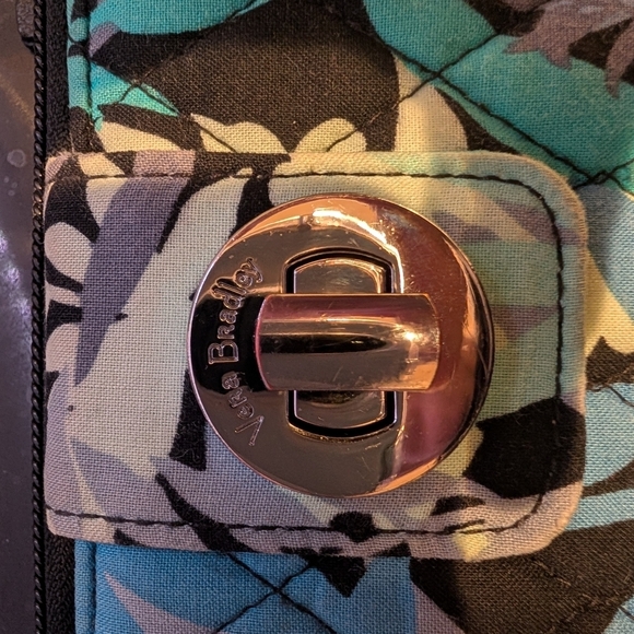 Vera Bradley Large Zip Around Floral Turnlock Wallet - Picture 3 of 5